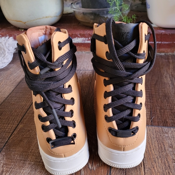 Nike Air Force 1 Rebel XX 7.5 - Picture 2 of 7